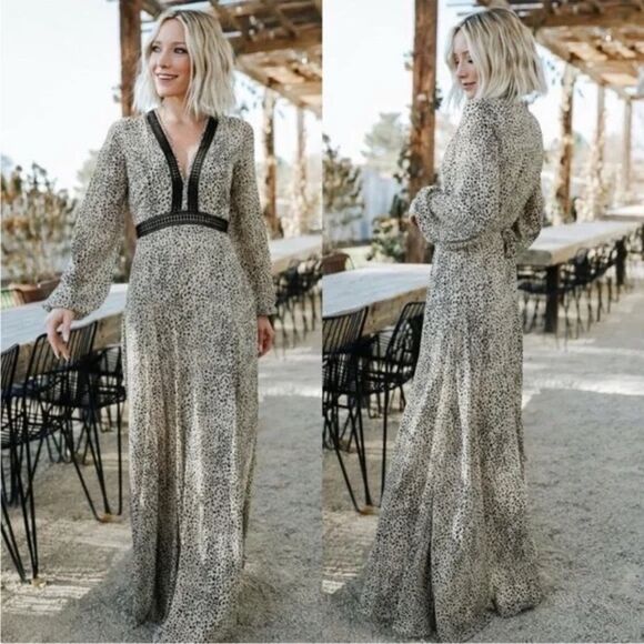 Baltic Born | Flowy Elegant Cha Cha Print Maxi Dress in Taupe | M NWT - Picture 1 of 7